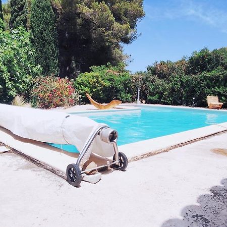 Offrez-Vous Un Sejour Dans Notre Studio T1 Bis A Entressen Une Grande Piscine Pour Se Rafraichir ,Un Espace De Jeux Pour Enfants Pour Des Heures De Divertissement Un Terrain De Petanque Pour Des Parties Endiablees Buitenkant foto