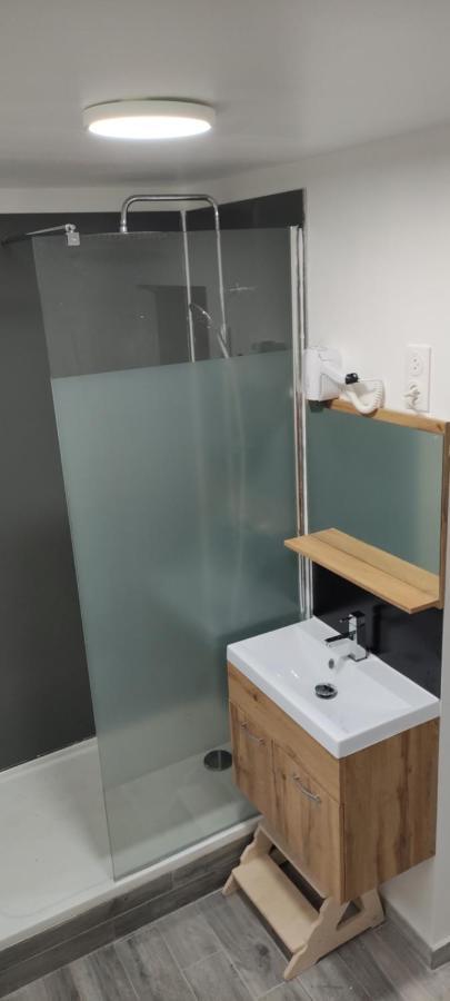 Offrez-Vous Un Sejour Dans Notre Studio T1 Bis A Entressen Une Grande Piscine Pour Se Rafraichir ,Un Espace De Jeux Pour Enfants Pour Des Heures De Divertissement Un Terrain De Petanque Pour Des Parties Endiablees Buitenkant foto