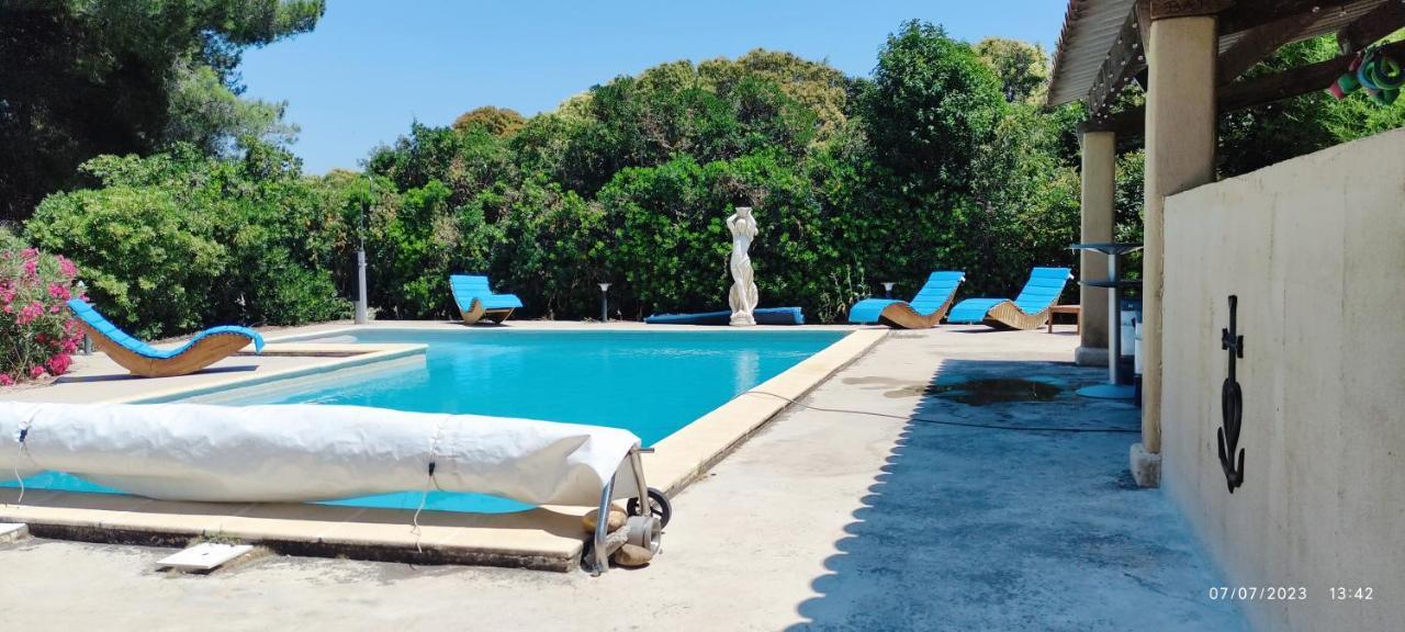 Offrez-Vous Un Sejour Dans Notre Studio T1 Bis A Entressen Une Grande Piscine Pour Se Rafraichir ,Un Espace De Jeux Pour Enfants Pour Des Heures De Divertissement Un Terrain De Petanque Pour Des Parties Endiablees Buitenkant foto