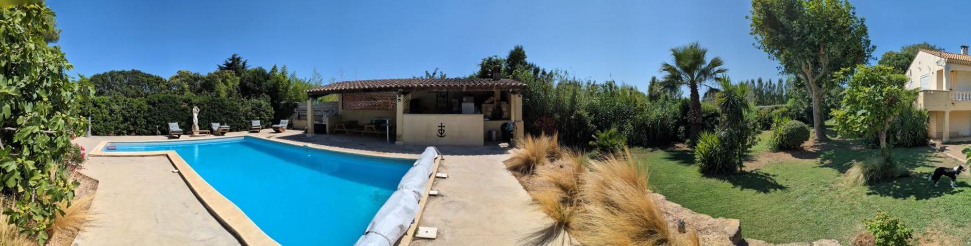 Offrez-Vous Un Sejour Dans Notre Studio T1 Bis A Entressen Une Grande Piscine Pour Se Rafraichir ,Un Espace De Jeux Pour Enfants Pour Des Heures De Divertissement Un Terrain De Petanque Pour Des Parties Endiablees Kamer foto